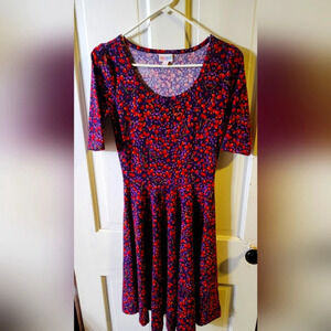 👸👗 LulaRoe scoopneck flowery dress size Small
